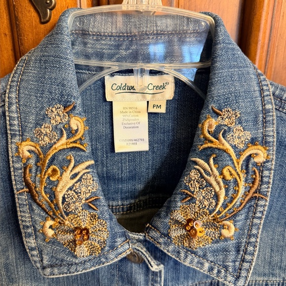 Coldwater Creek Embroidered Distressed Denim Jacket Size Petite Medium - Picture 8 of 10